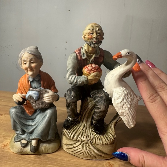 Christmas decor pieces - Picture 2 of 5